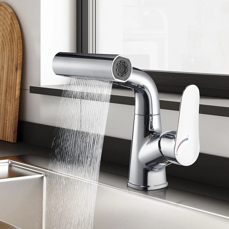 Silberner Küchenhahn